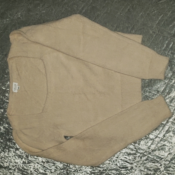 Le Lis Sweaters - Le Lis Long Sleeve Soft Fuzzy Blush Colored Bodice Sweater.